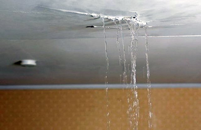 Leaky roof repair in Woodbridge, VA | Roof Leak Woodbridge, VA